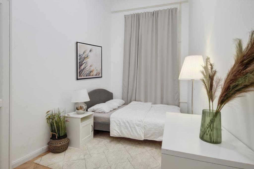 Lovely 3 Bedrooms Apartment In The Jewish Quarter Budapest Bagian luar foto