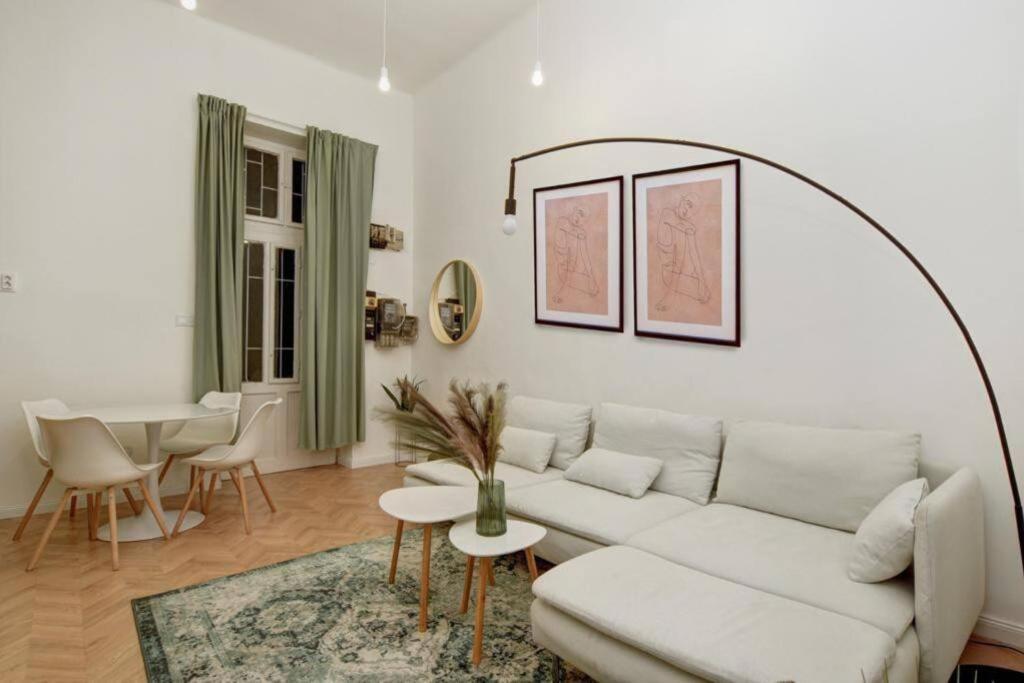 Lovely 3 Bedrooms Apartment In The Jewish Quarter Budapest Bagian luar foto